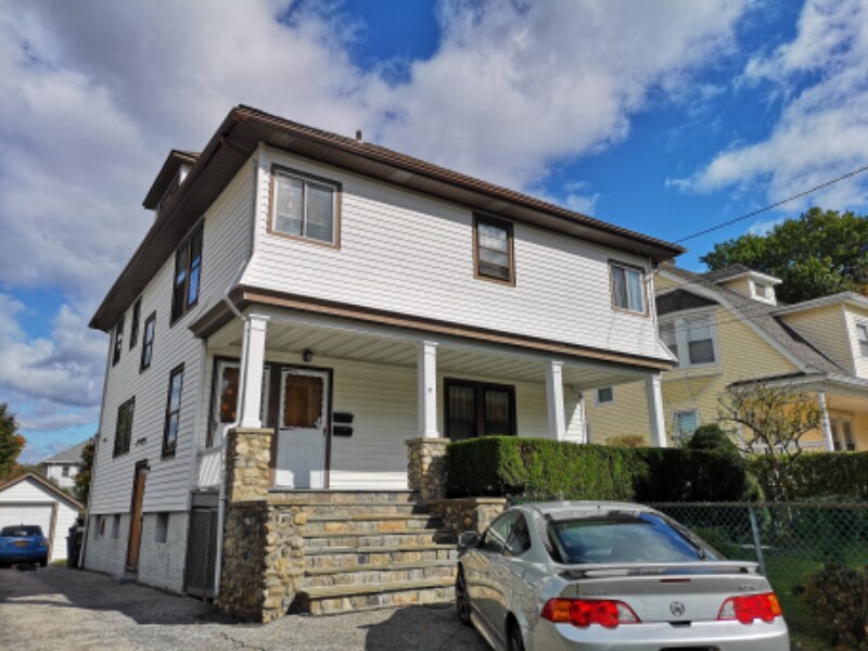 Primary Photo - 31 Midland Ave