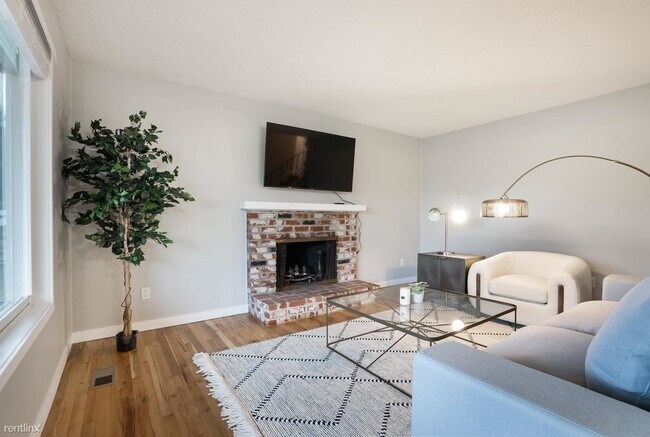 Building Photo - 1 br, 1 bath House - 13665 Sw Parkway Wond...