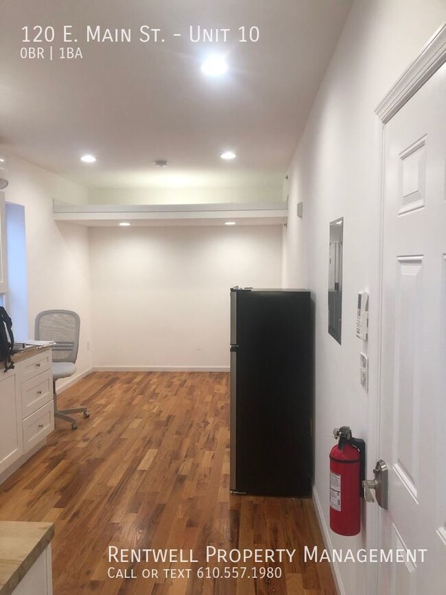 Building Photo - Studio+One Bath Apartment_Multi-Family_Ava...