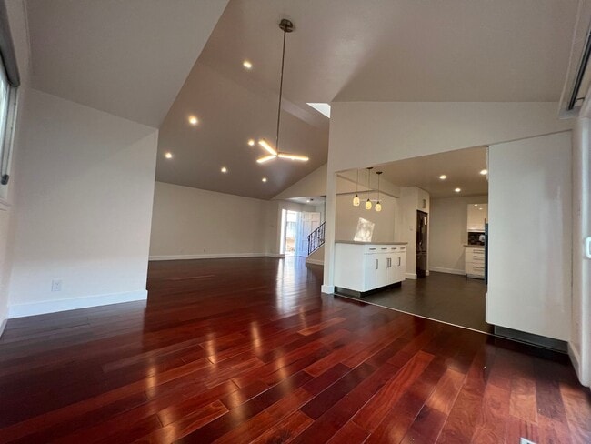 Building Photo - 3893 Middlefield Rd