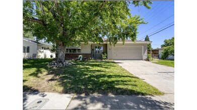Building Photo - 1610 Auburn Wy