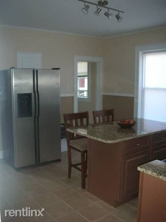 Building Photo - 4 br, 1 bath House - 15 North Jay Street