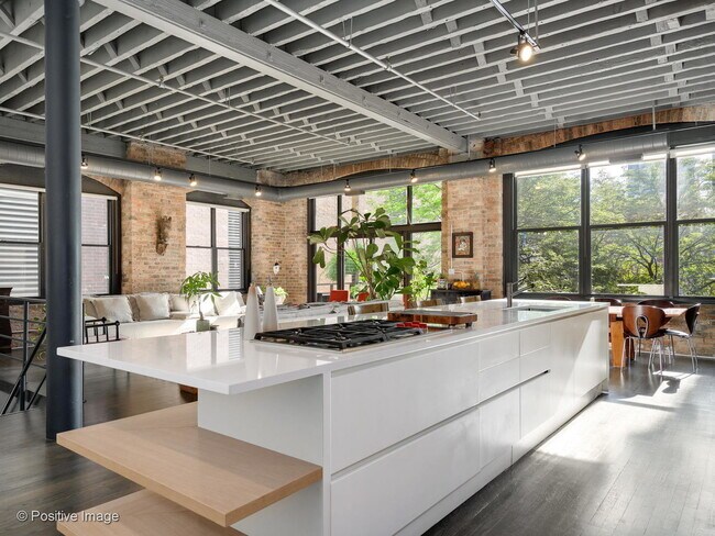Building Photo - 420 W Grand Ave