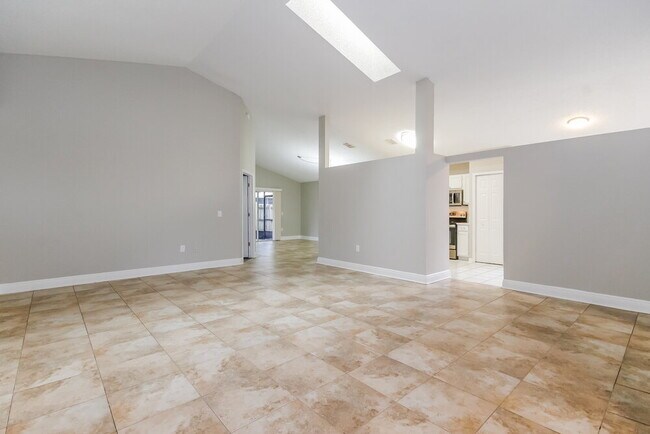 Building Photo - 11305 Maybrook Ave