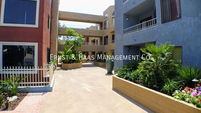Foto del edificio - 550 Orange Ave