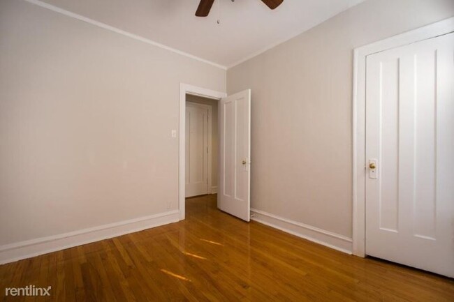 Building Photo - 2243 W Eastwood Ave