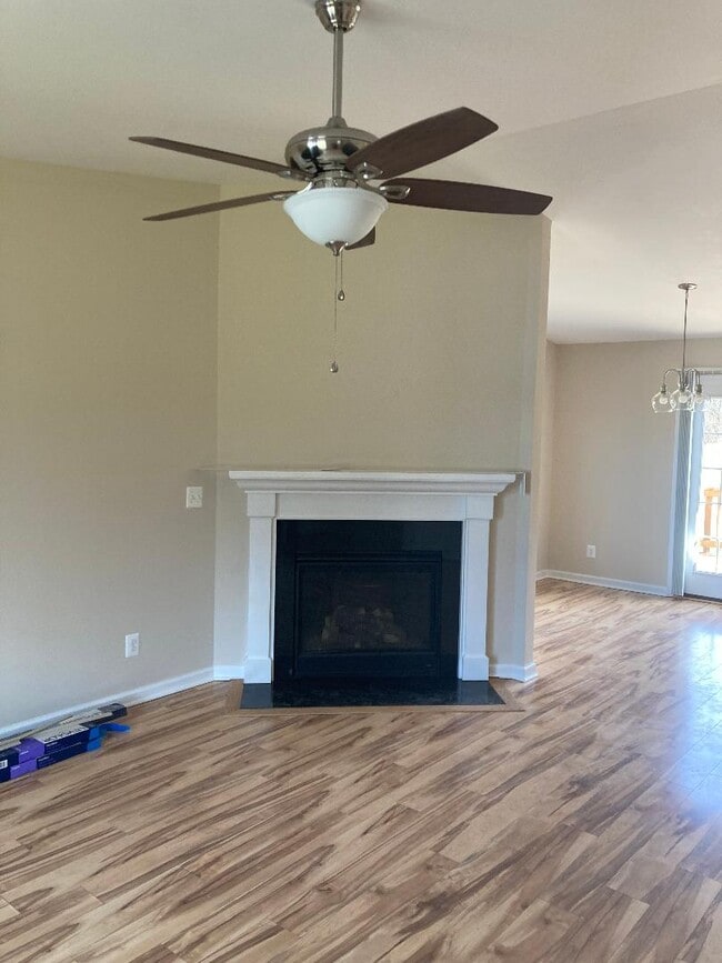 Building Photo - 3385 Howellsville Rd
