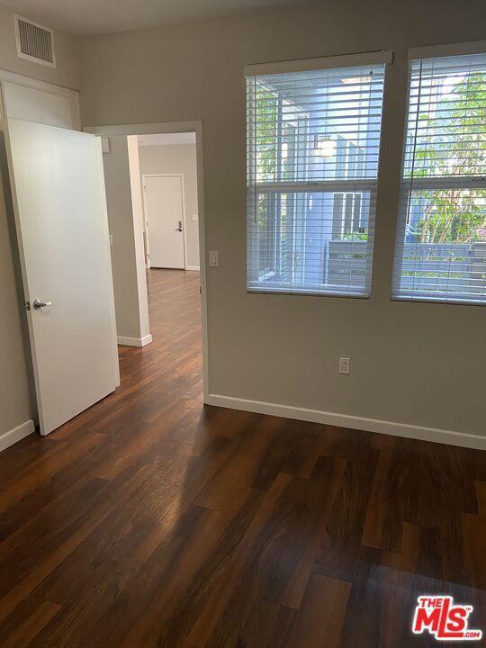 1008 Lake St Unit B, Los Angeles, CA 90291 Condo for Rent in Los