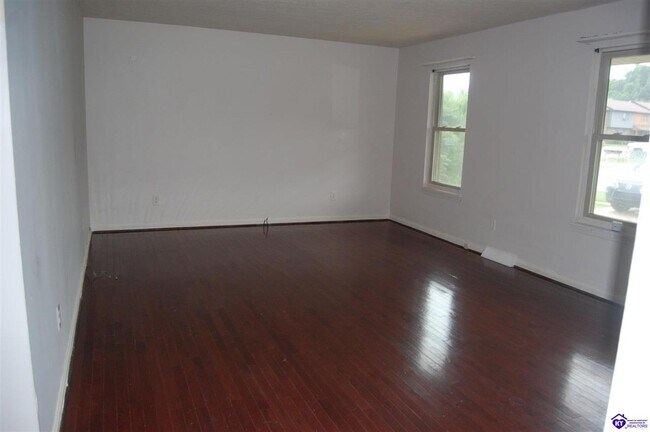 Foto del edificio - 621 E Lincoln Trail Blvd