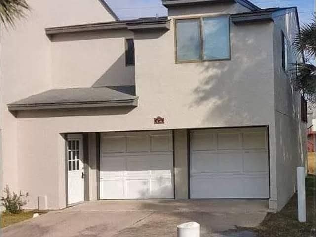 Photo - 1315 Airport Dr Apartment