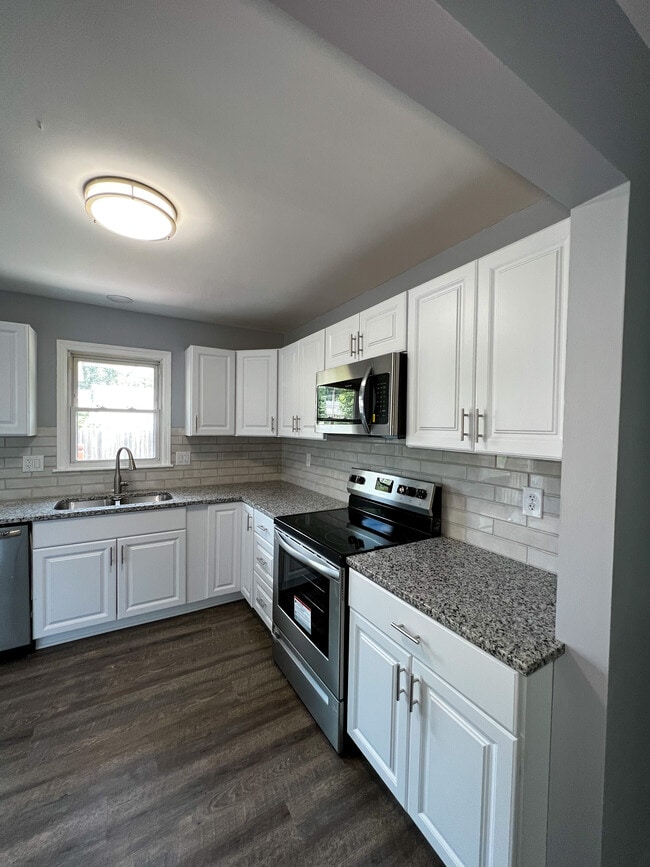 brand new kitchen, - 20000 E 12th Ter S