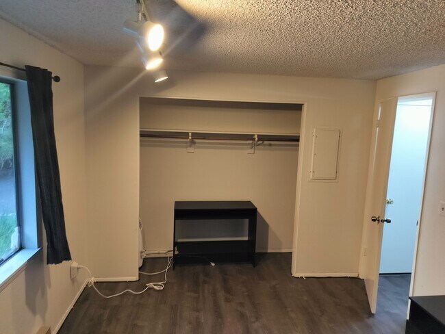 Foto del edificio - 650 SW Meadow Dr