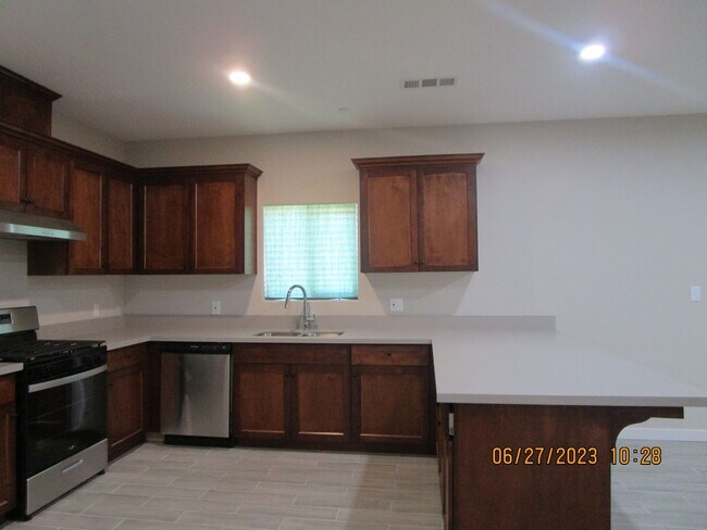 Foto del edificio - East Bakersfield New Build House -COMING S...