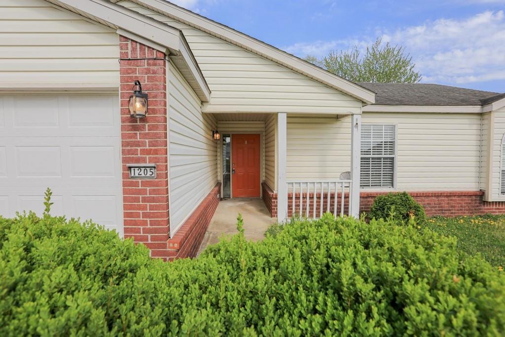 Building Photo - 1205 Tunbridge Dr