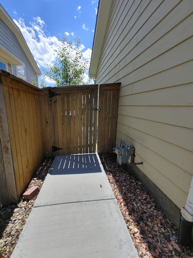 Building Photo - 10593 Joplin St