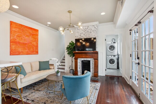 Foto del edificio - 3118 Burgundy St