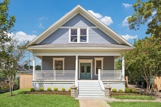 Building Photo - 1229 Heights Blvd