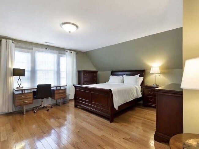 Foto del edificio - 24 Fairmount Ave