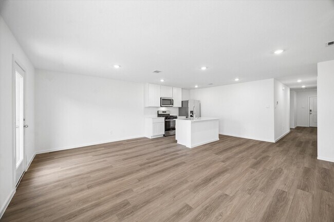 Foto del edificio - 12010 Noble Heart Dr