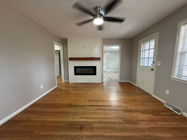 Building Photo - Private 3/2 Country House- $1,595