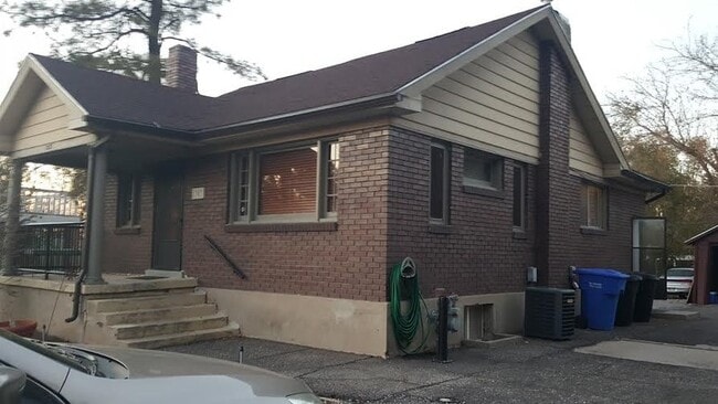 Building Photo - 1383 E Murphys Ln