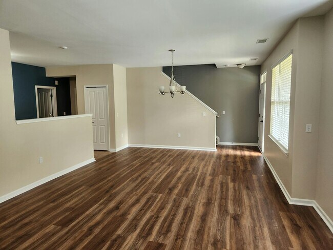 Foto del edificio - 47624 Pembroke Dr