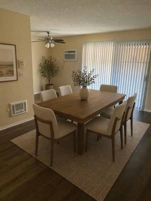 área del comedor - 6134 Woodman Ave