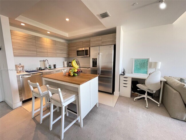 Foto del edificio - 121 NE 34th St