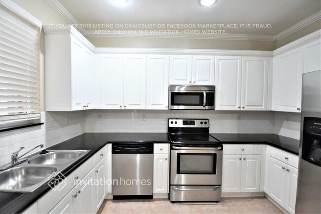 Building Photo - 15881 SW 140th St