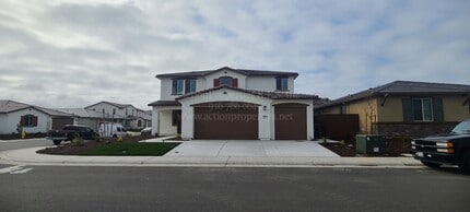 Building Photo - 5400 Fandango Loop