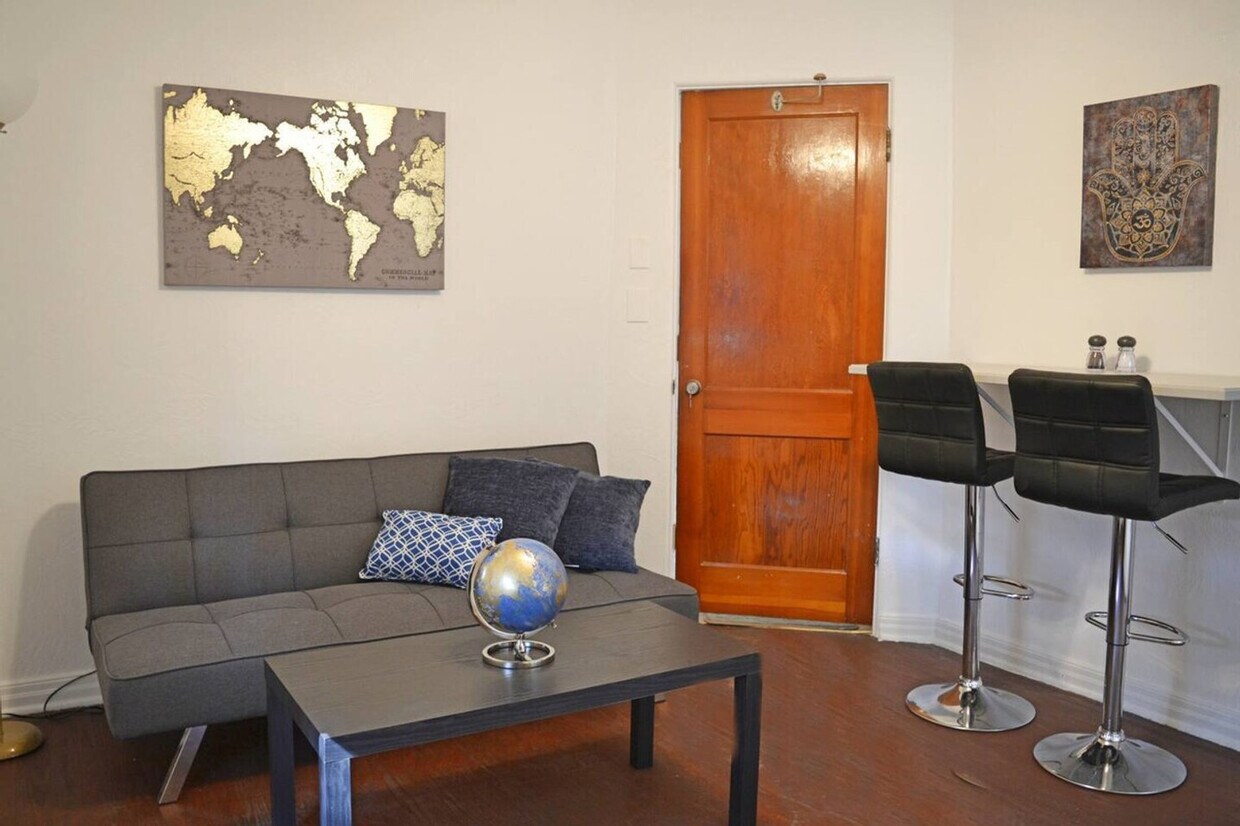 Foto principal - 3120 Peel Ave