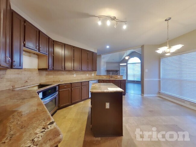 Foto del edificio - 2205 Starleaf Pl