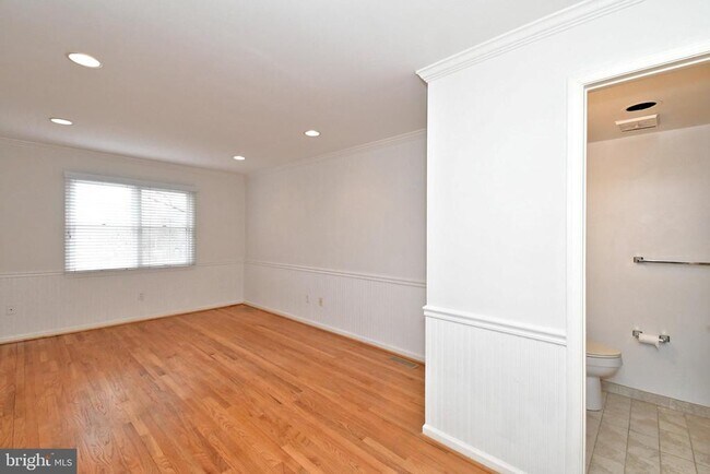 Foto del edificio - 1501 Margaret Ct