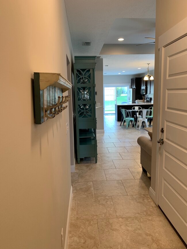 Foto del edificio - 161 Escanaba Ave