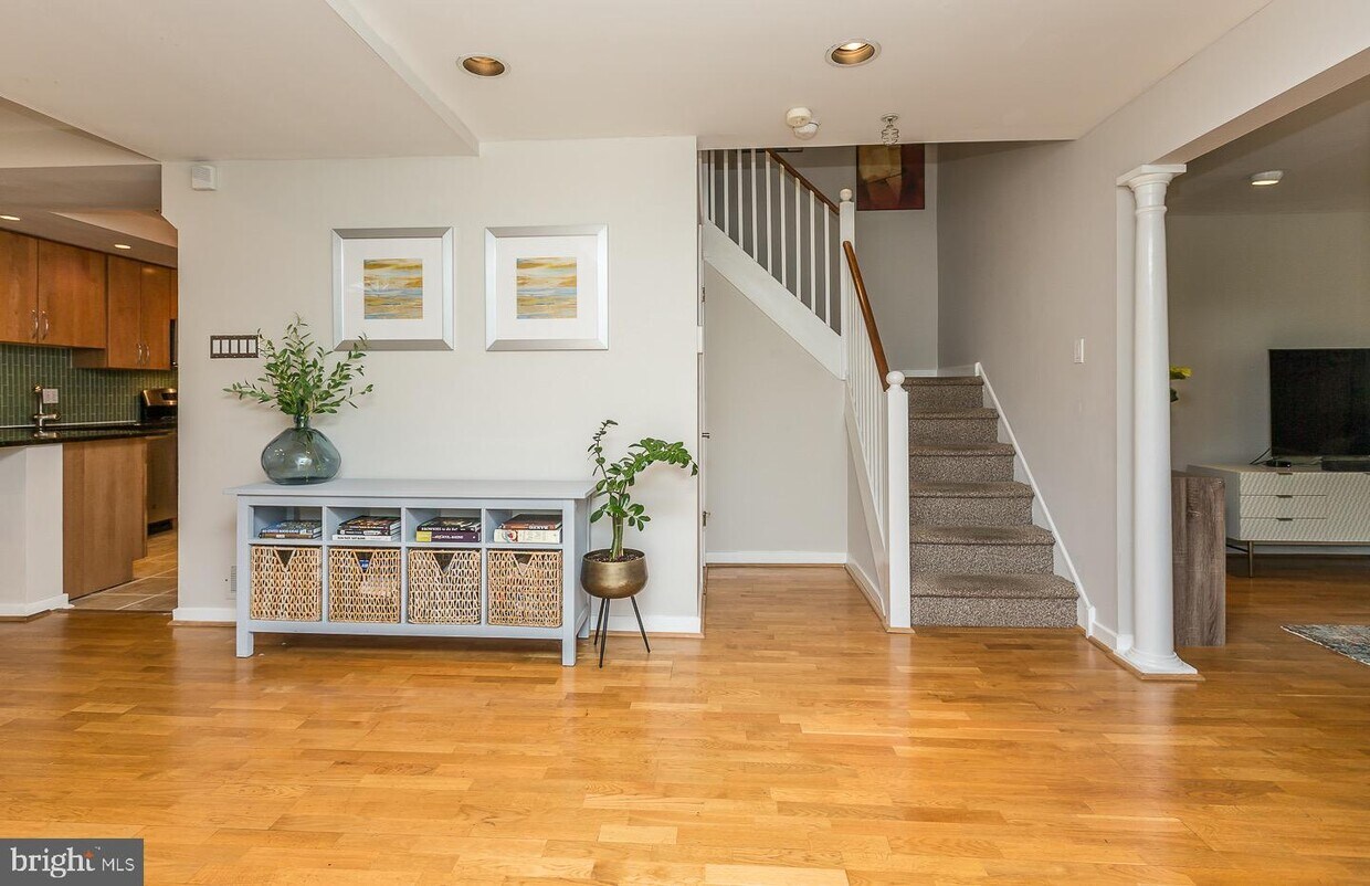 Primary Photo - 104 Woodside Rd