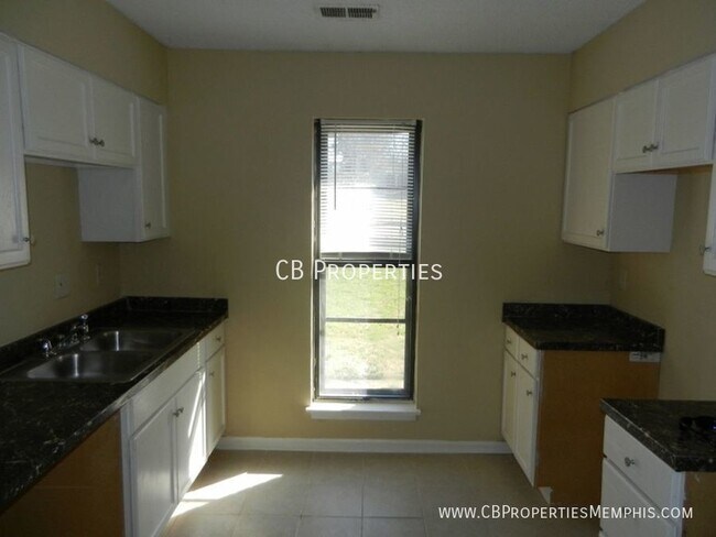 Building Photo - 6930 Autumnhill Ln