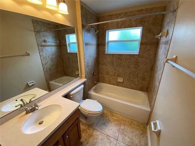 Foto del edificio - 14921 Braywood Trail