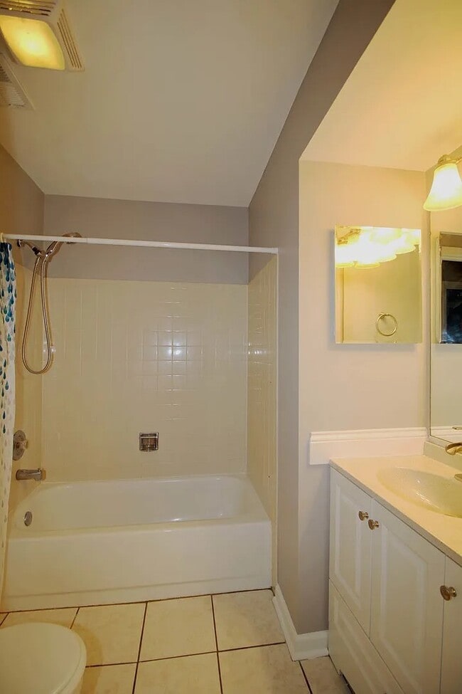 Building Photo - 346 Wilmington Dr