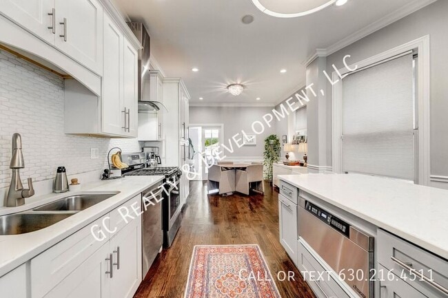 Building Photo - 4449 S Ellis Ave