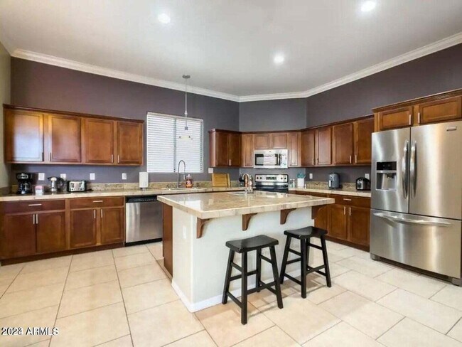 Building Photo - 1534 E Kings Ct