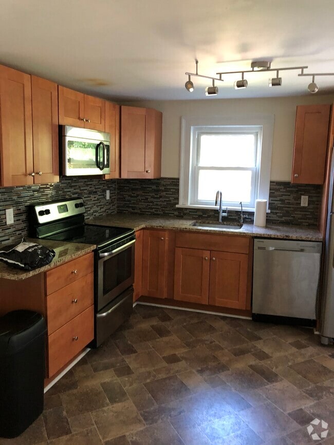 Building Photo - 961 Downingtown Pike