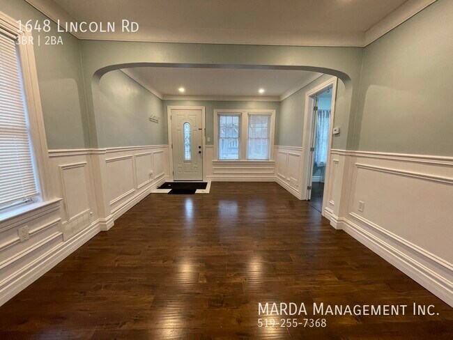 Building Photo - UPDATED 3BED/2 BATH HOME IN WALKERVILLE+UTILITIES