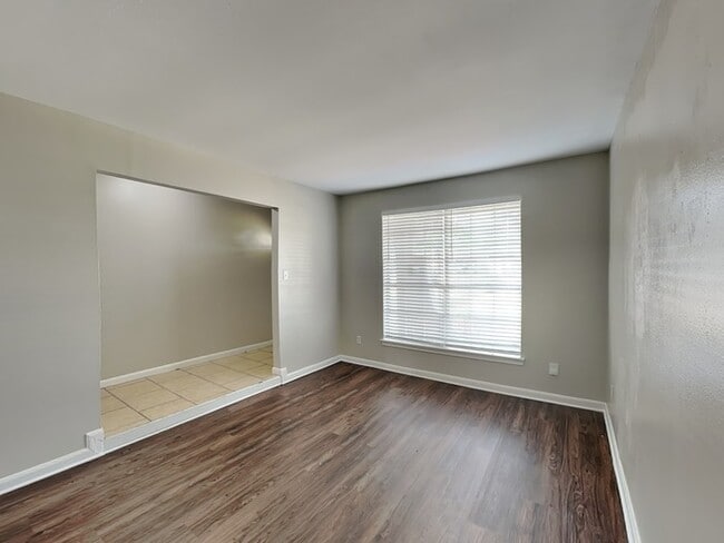 Building Photo - 5602 Briarwick Ln