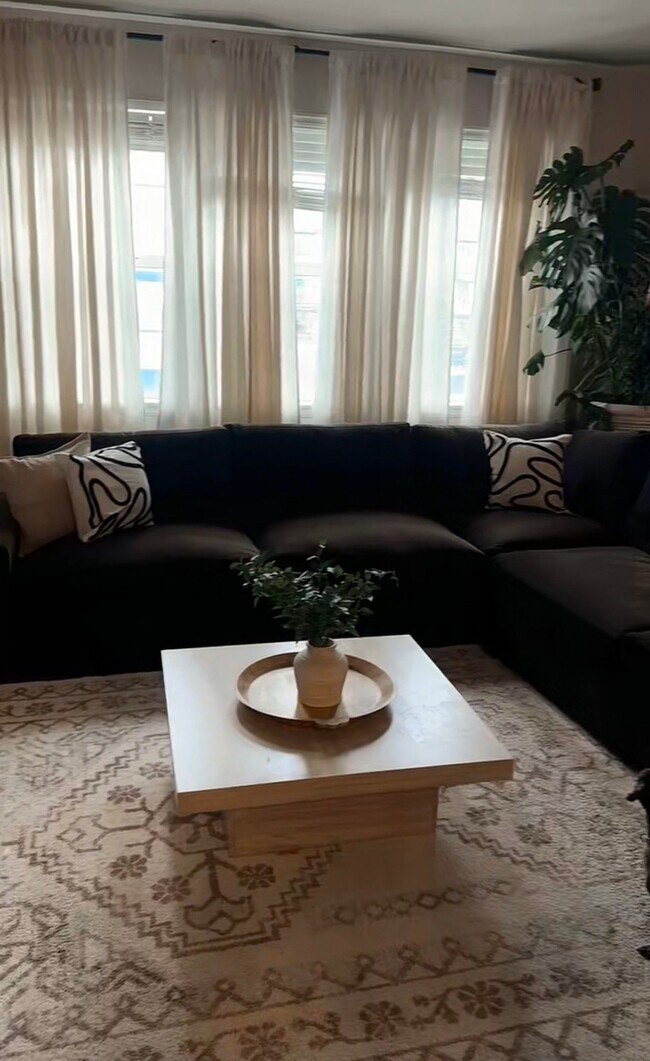 Foto del edificio - 1625 Rose Quartz Heights