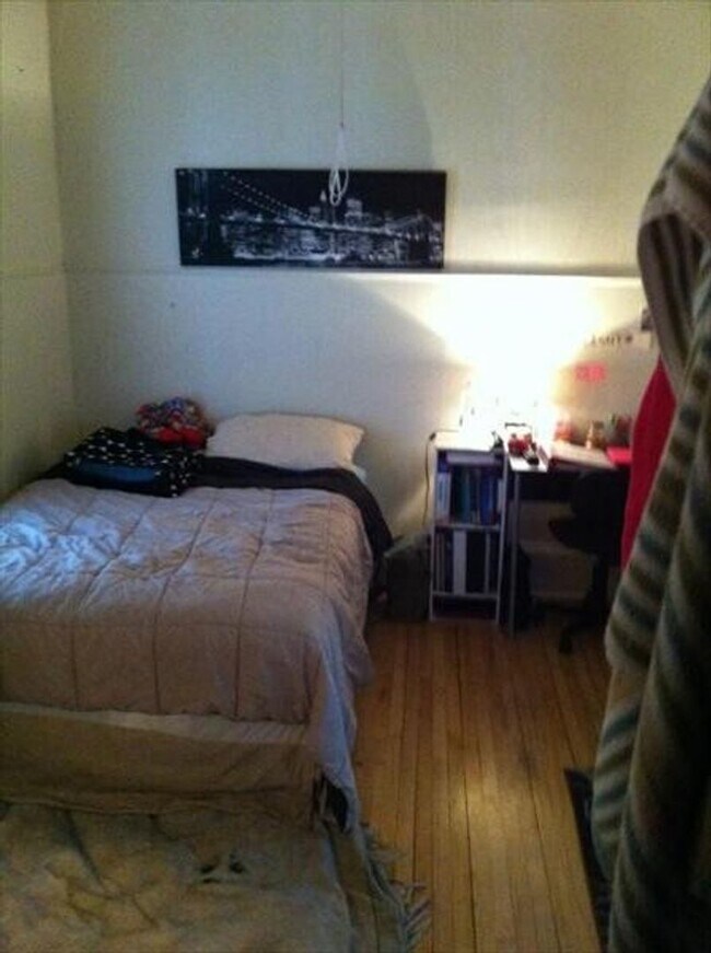 Foto del edificio - 2627 N Bartlett Ave