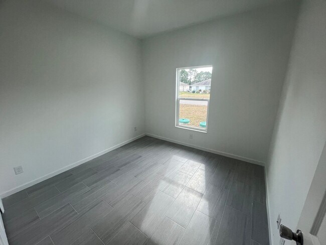 Foto del edificio - NEW CONSTRUCTION-Spacious 4 Bed / 2 Bath / 2 Car Garage Home in Lehigh Acres