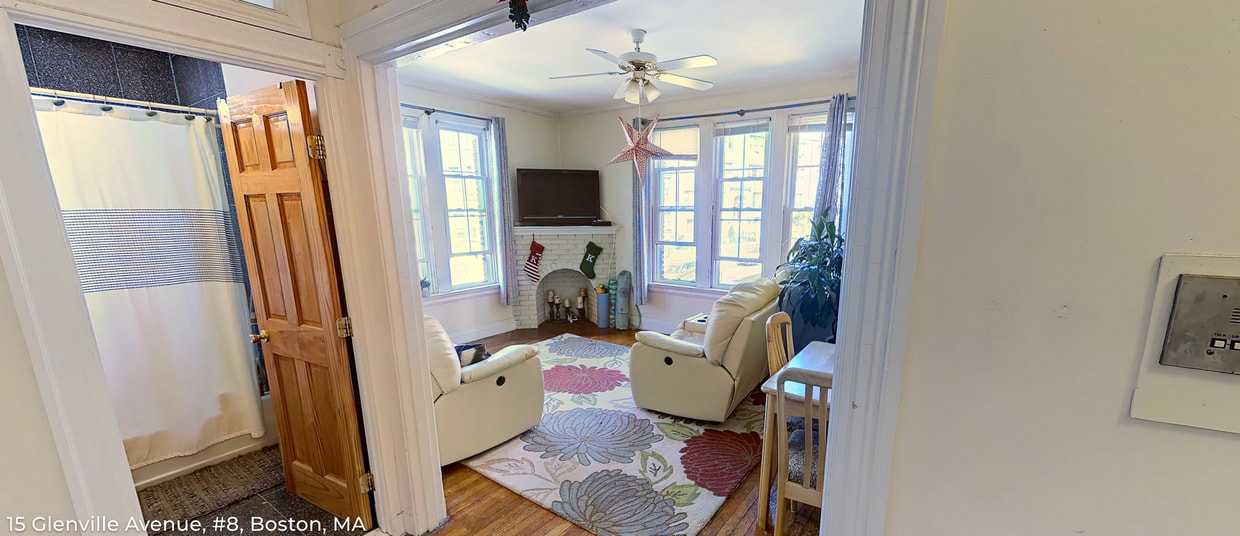 Building Photo - 3-Bedroom Apartment (2-Bedroom Split) in A...