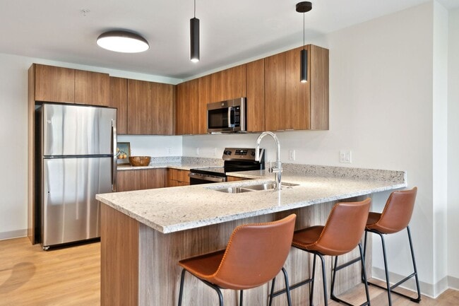 Building Photo - West 6th Apartments