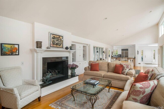 Foto del edificio - 14 Indian Pipe Dr