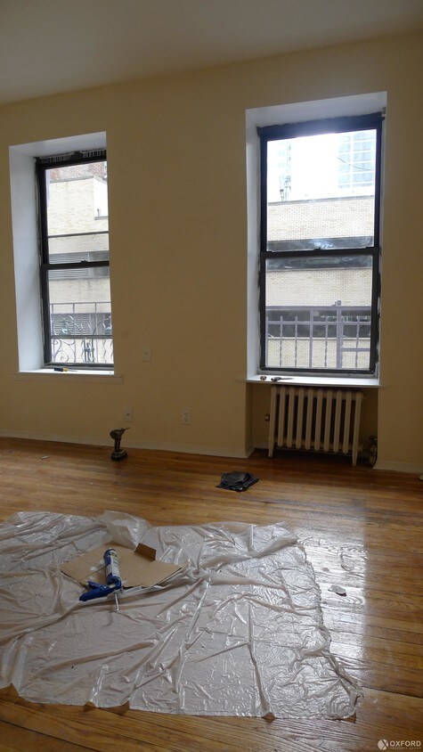 Primary Photo - 331 West 35th Street